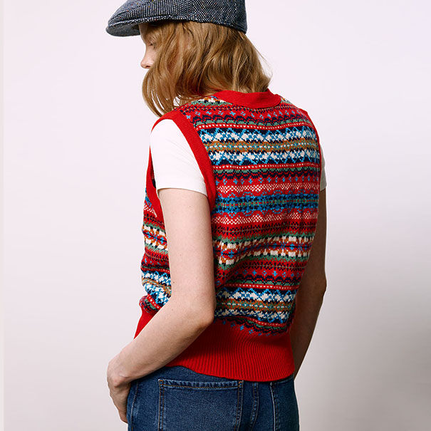 Лёгкие шотландские жилетки и джемпера на весну